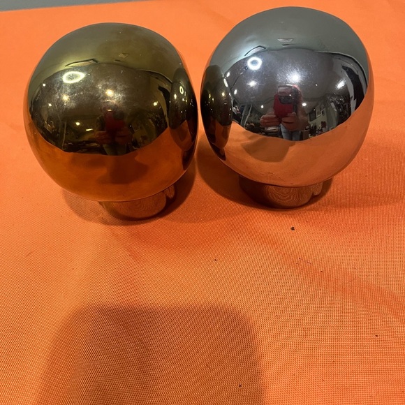 Silver and Gold Skull Decor Set - Picture 6 of 7